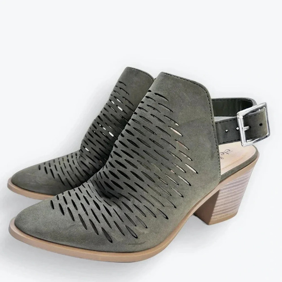 Ankle bootie . Olive green. Size 7/8 - Picture 2 of 7